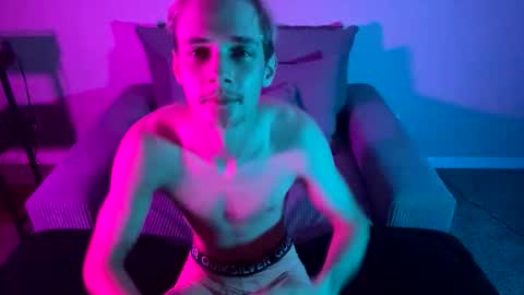 Snapshot of kkyle57 chatting on 12/22/25, 06:32 kkyle57 online show from 12/22/25, 06:32