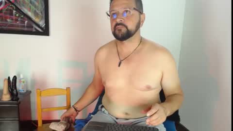 Klarck  online show from 03/08/25, 04:06