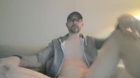 Snapshot of kleinyves chatting on 04/19/26, 05:34 kleinyves online show from 04/19/26, 05:34