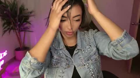 Christina online show from 10/05/25, 03:32