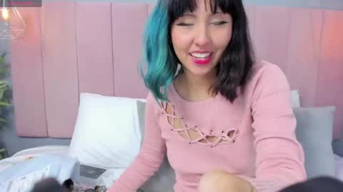 Snapshot of kleolennox chatting on 04/18/26, 07:07 Kleo online show from 04/18/26, 07:07