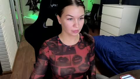 Snapshot of kleoxxx chatting on 12/13/24, 09:52 Alisa. online show from 12/13/24, 09:52