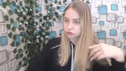 Snapshot of klerkarina chatting on 01/04/25, 05:58 klerkarina online show from 01/04/25, 05:58