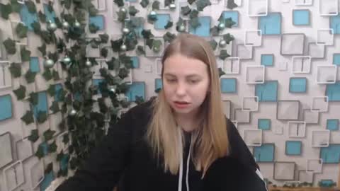 Snapshot of klerkarina chatting on 01/06/25, 05:19 klerkarina online show from 01/06/25, 05:19