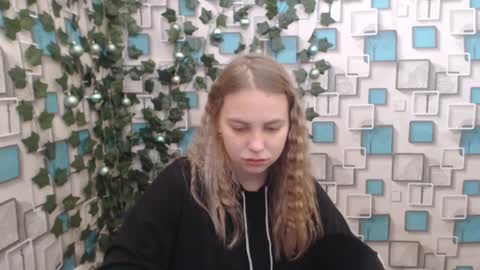 Snapshot of klerkarina chatting on 01/11/25, 05:41 klerkarina online show from 01/11/25, 05:41