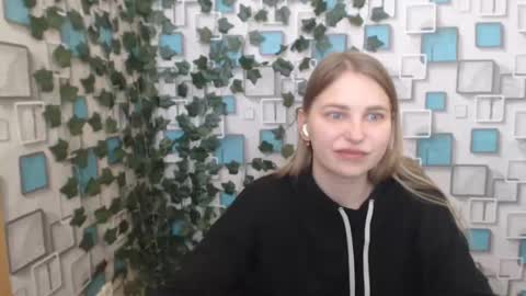 Snapshot of klerkarina chatting on 02/18/25, 09:21 klerkarina online show from 02/18/25, 09:21