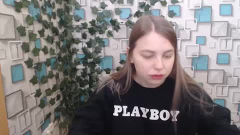 Snapshot of klerkarina chatting on 02/21/25, 05:35 klerkarina online show from 02/21/25, 05:35
