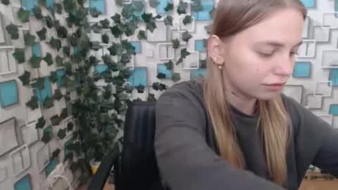 Snapshot of klerkarina chatting on 09/25/25, 05:55 klerkarina online show from 09/25/25, 05:55