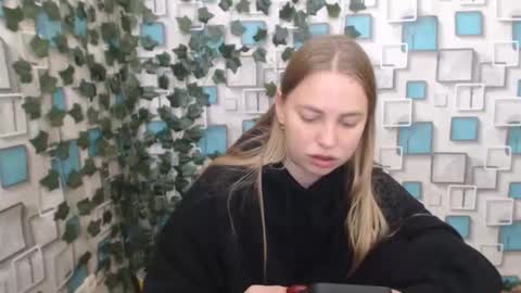 Snapshot of klerkarina chatting on 10/03/25, 05:59 klerkarina online show from 10/03/25, 05:59