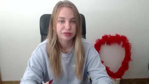 Snapshot of klerkarina chatting on 10/19/25, 04:46 klerkarina online show from 10/19/25, 04:46