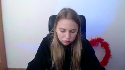 Snapshot of klerkarina chatting on 10/23/25, 04:45 klerkarina online show from 10/23/25, 04:45