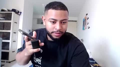 Snapshot of kleyton336 chatting on 11/01/25, 05:04 kleyton online show from 11/01/25, 05:04