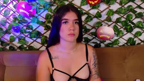 kloe_bella online show from 10/20/25, 01:11