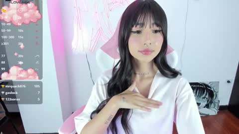 Snapshot of kloeking_ chatting on 03/12/26, 02:39 kloe online show from 03/12/26, 02:39