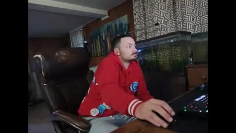 LOUiViLAN online show from 12/12/24, 01:06