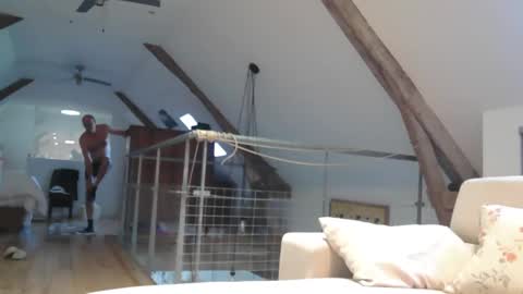 Snapshot of kloves2cum chatting on 04/08/26, 08:36 kloves2cum online show from 04/08/26, 08:36