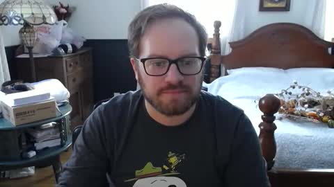 Snapshot of km0079 chatting on 11/30/25, 07:40 Kris online show from 11/30/25, 07:40