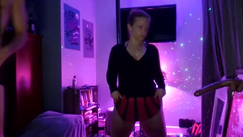 Snapshot of kmack1111 chatting on 03/07/25, 09:18 Kevv  Heidi All Hallows Eve Show online show from 03/07/25, 09:18