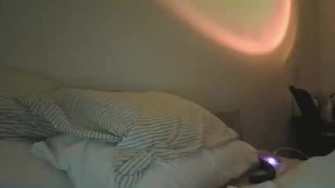 Snapshot of kmb25 chatting on 05/01/26, 04:17 kmb25 online show from 05/01/26, 04:17