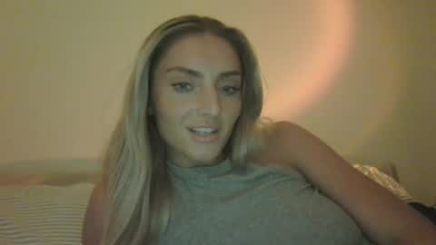 Snapshot of kmb25 chatting on 06/20/26, 05:43 kmb25 online show from 06/20/26, 05:43