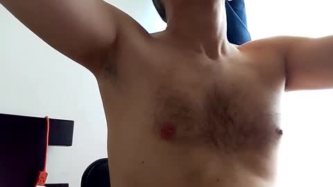 Snapshot of kmilo273079 chatting on 10/31/25, 03:24 juan online show from 10/31/25, 03:24