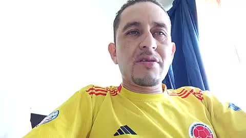 Snapshot of kmilo273079 chatting on 11/09/25, 05:00 juan online show from 11/09/25, 05:00