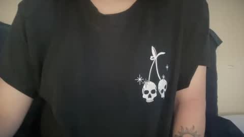 Snapshot of knextdoor chatting on 10/14/25, 08:53 knextdoor online show from 10/14/25, 08:53