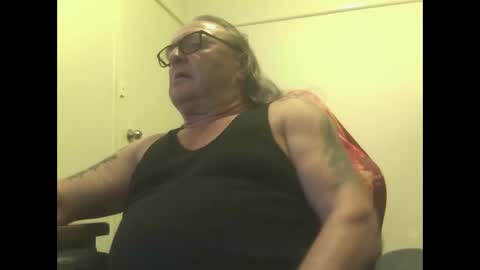 Snapshot of knobout chatting on 03/05/26, 01:40 knobout online show from 03/05/26, 01:40