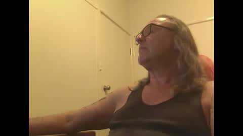 Snapshot of knobout chatting on 03/18/26, 09:23 knobout online show from 03/18/26, 09:23