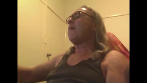 Snapshot of knobout chatting on 03/25/26, 09:15 knobout online show from 03/25/26, 09:15