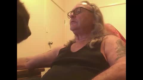 Snapshot of knobout chatting on 04/15/26, 12:01 knobout online show from 04/15/26, 12:01