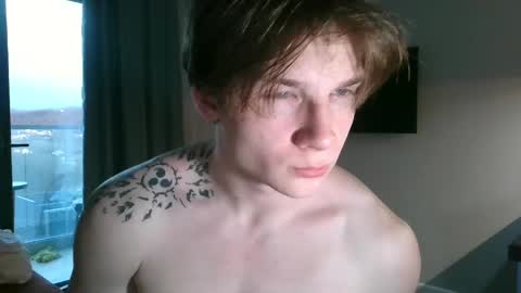 Snapshot of knotsiemens chatting on 04/03/26, 03:43 Adam online show from 04/03/26, 03:43