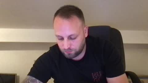 Snapshot of kobasic chatting on 10/13/25, 11:16 hugo online show from 10/13/25, 11:16