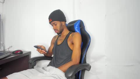 Snapshot of kofi_exotic_ chatting on 12/27/24, 01:53 kofi online show from 12/27/24, 01:53