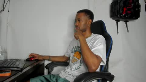 Snapshot of kofi_exotic_ chatting on 05/11/26, 09:01 kofi online show from 05/11/26, 09:01