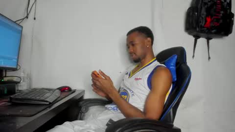 Snapshot of kofi_exotic_ chatting on 05/15/26, 09:22 kofi online show from 05/15/26, 09:22