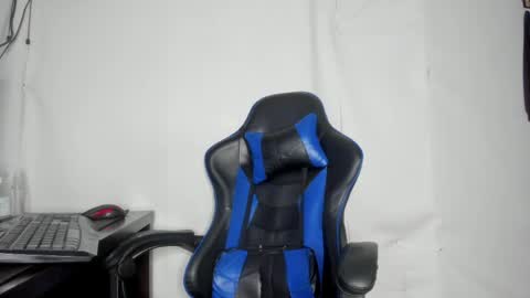 Snapshot of kofi_exotic_ chatting on 05/28/26, 12:08 kofi online show from 05/28/26, 12:08