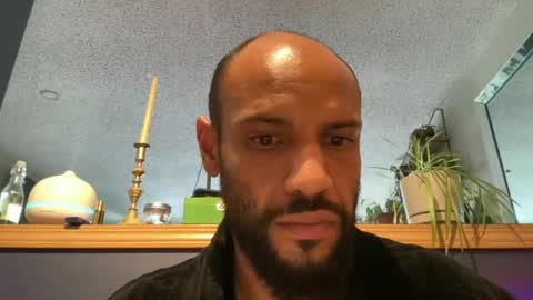 A Dick Ting online show from 12/01/25, 06:24