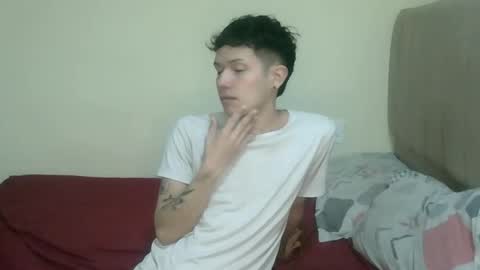 Snapshot of koiseraphin chatting on 04/27/26, 02:09 Jacob and Victoria online show from 04/27/26, 02:09