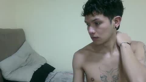 Snapshot of koiseraphin chatting on 05/17/26, 02:42 Jacob and Victoria online show from 05/17/26, 02:42