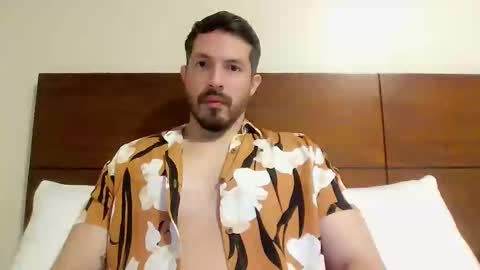 Snapshot of kolombianox chatting on 10/19/25, 04:24 kolombianox online show from 10/19/25, 04:24