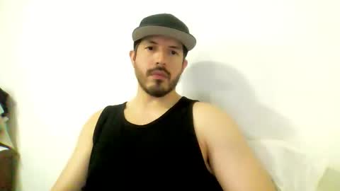 Snapshot of kolombianox chatting on 10/31/25, 05:52 kolombianox online show from 10/31/25, 05:52