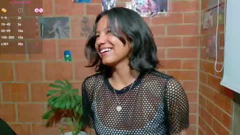 Snapshot of komatsu_ chatting on 03/11/25, 01:48 Komatsu Lilith online show from 03/11/25, 01:48