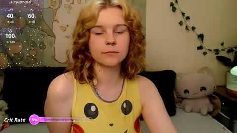 Snapshot of komorebbi chatting on 04/30/26, 10:36 Marta online show from 04/30/26, 10:36