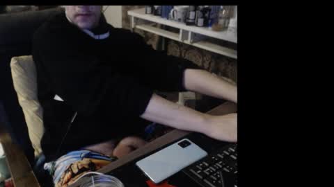 Snapshot of kompura chatting on 12/21/25, 06:53 Kompura online show from 12/21/25, 06:53