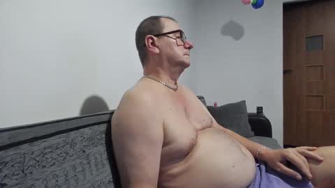 Snapshot of komputer123456789 chatting on 12/16/24, 11:50 Bogdan online show from 12/16/24, 11:50