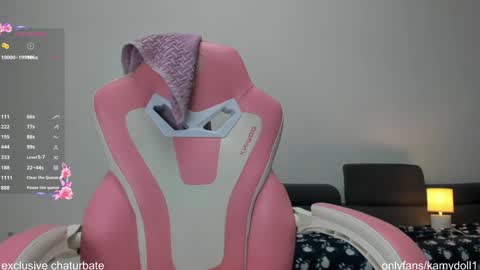 Snapshot of komydoll chatting on 02/17/26, 10:49 kamydoll online show from 02/17/26, 10:49
