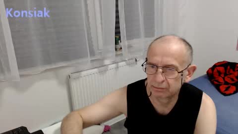 Komsiak online show from 02/09/26, 04:11