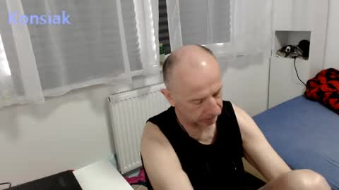 Snapshot of konsiak chatting on 05/04/26, 09:16 Komsiak online show from 05/04/26, 09:16