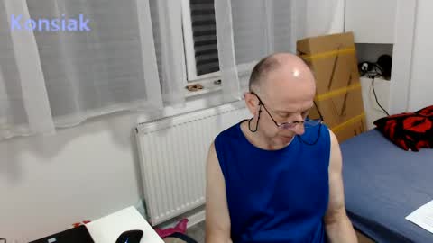 Snapshot of konsiak chatting on 05/10/26, 06:24 Komsiak online show from 05/10/26, 06:24